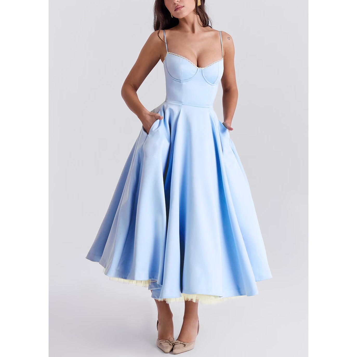 LAURA | ROBE AVEC DECOLTE EN COEUR