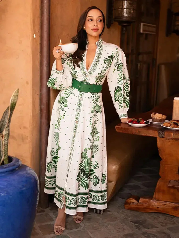 Robe longue bohème Alia : coupe fluide, motifs élégants, tissu coton. Idéale pour mariage champêtre, été. Du S au L. Livraison France, Belgique, Suisse.
