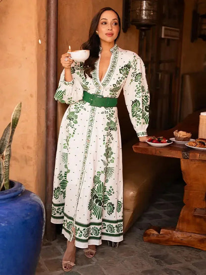 Robe longue bohème Alia : coupe fluide, motifs élégants, tissu coton. Idéale pour mariage champêtre, été. Du S au L. Livraison France, Belgique, Suisse.